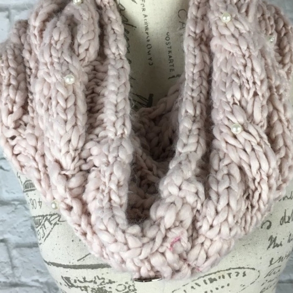 Betsey Johnson Accessories - Betsey Johnson pink infinity knit scarf w/pearls
